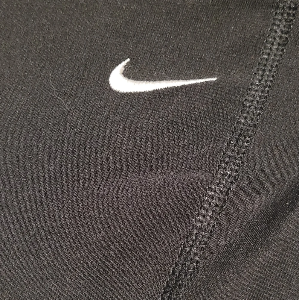 Nike Black Dri Fit Slimming Capri Athletic Yoga Pants Size Small Women